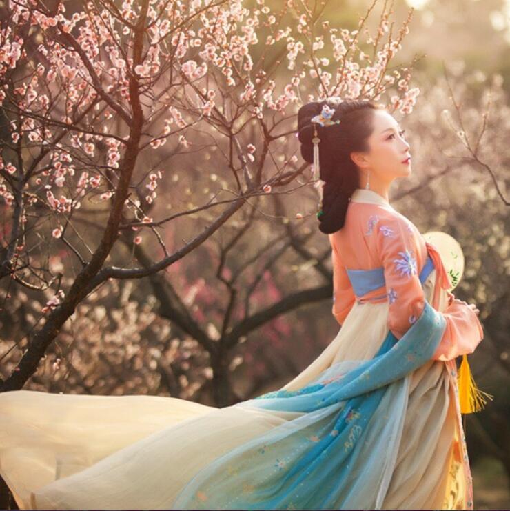 復古漢服齊胸襦裙，新款繡花漢服美女圖片