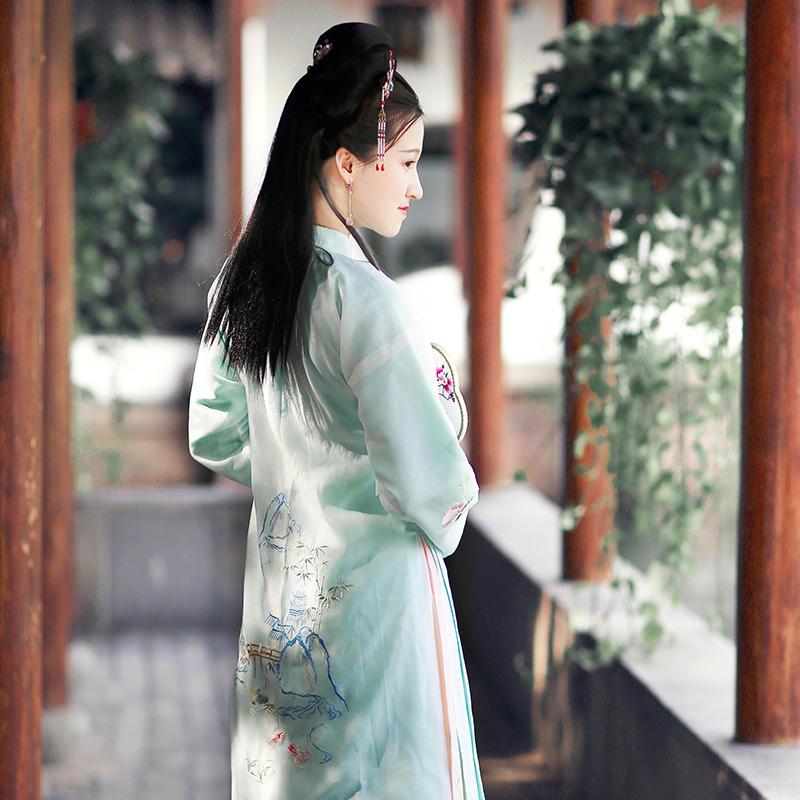 詩意韻味襦裙?jié)h服，淡雅刺繡立領(lǐng)古風(fēng)漢服