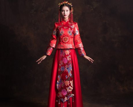 鳳戲牡丹圖案新娘結(jié)婚禮服，優(yōu)雅唯美中式禮服