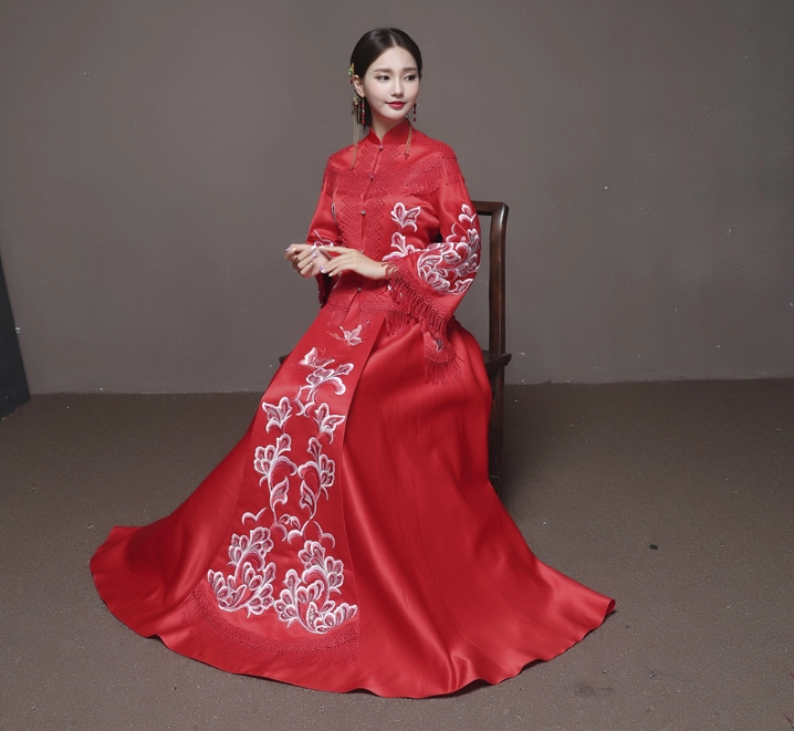蝶戀花蘇繡新娘結(jié)婚禮服，唯美大氣中式禮服