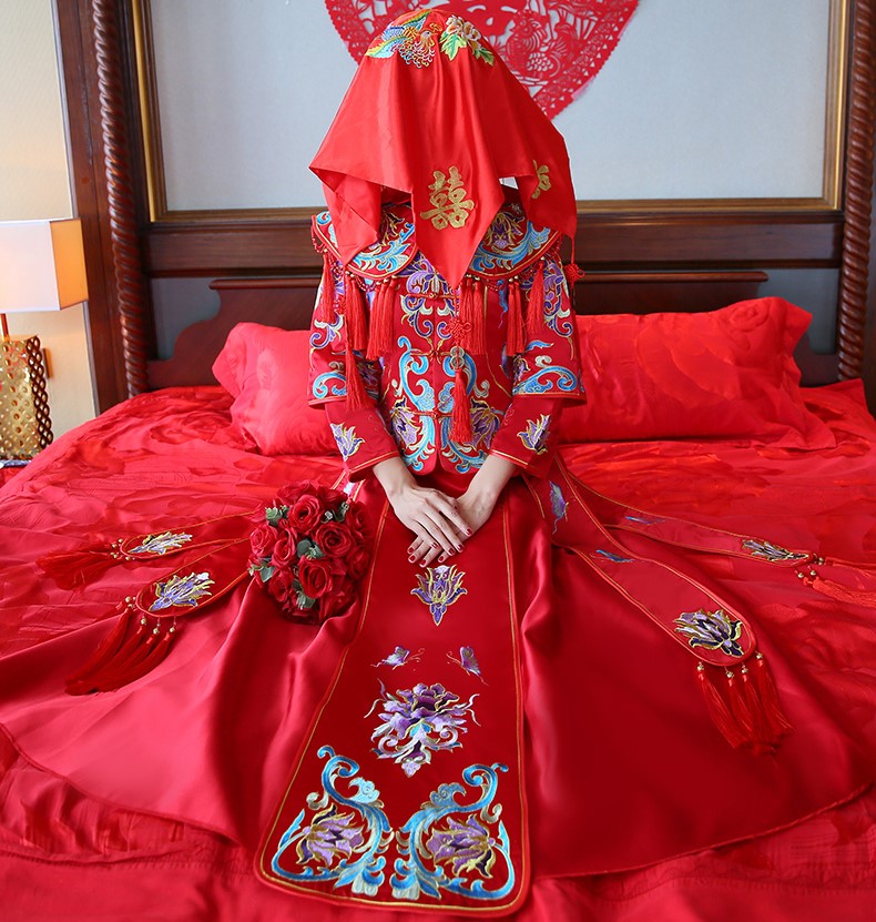 古典秀禾中式禮服，流蘇新娘結(jié)婚禮服