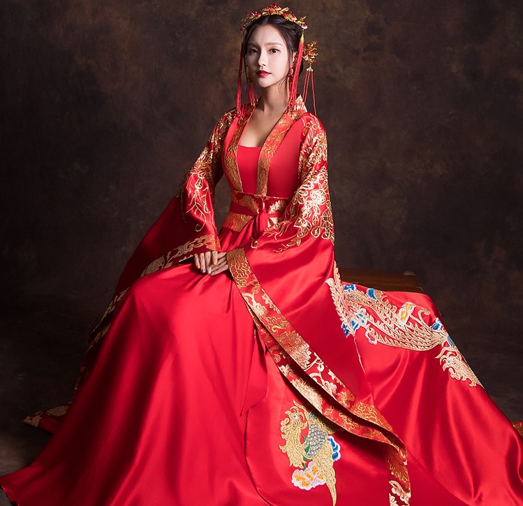 漢服新娘結(jié)婚禮服，奢華大氣中式禮服