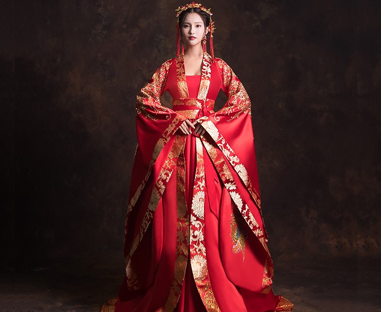 漢服新娘結(jié)婚禮服，奢華大氣中式禮服