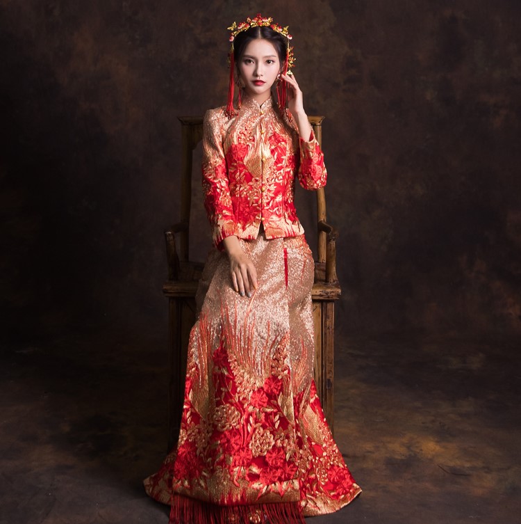 古典新娘結(jié)婚禮服，喜悅花朵中式禮服