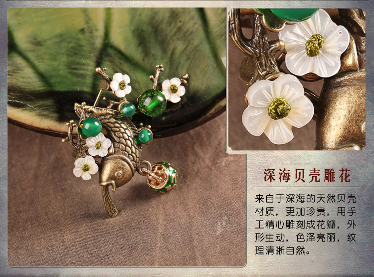 古銅魚(yú)兒精致綠色胸針飾品