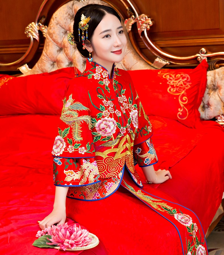 復(fù)古刺繡新娘禮服，古韻秀禾服中式禮服