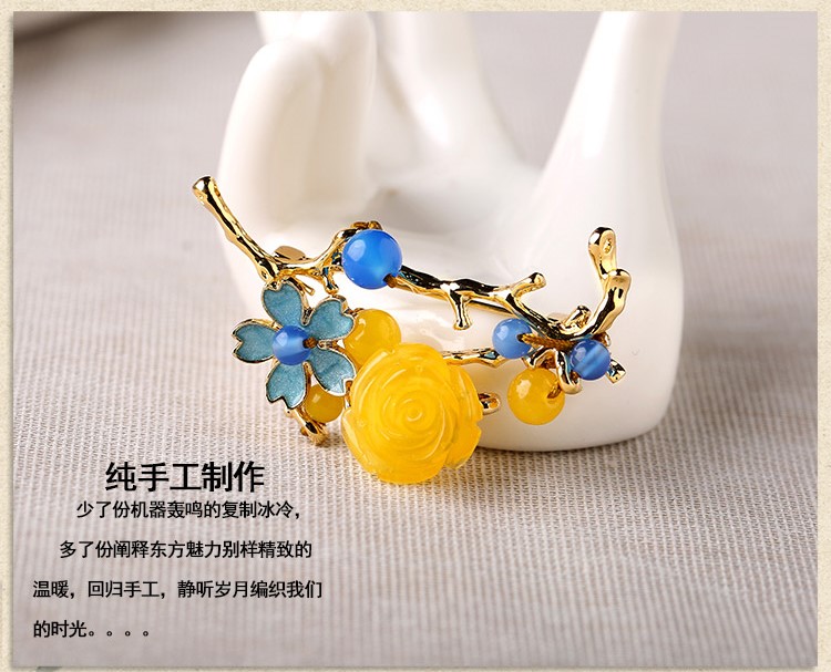 復古蜜蠟花氣質(zhì)胸針，唯美清新胸花。