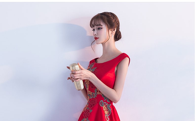 時尚中國風中式禮服，芍藥繡花新娘結婚禮服