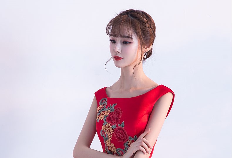 時尚中國風中式禮服，芍藥繡花新娘結婚禮服