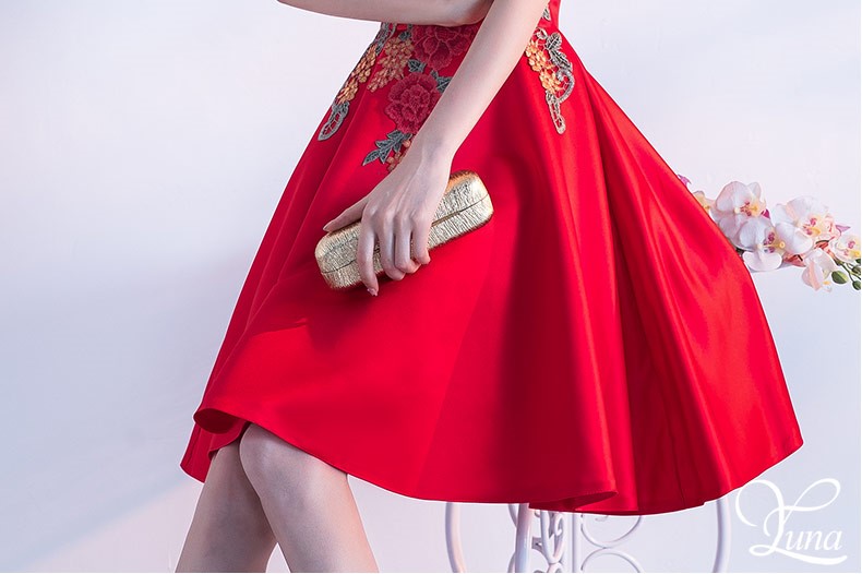 時尚中國風中式禮服，芍藥繡花新娘結婚禮服