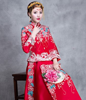 漫天繁花刺繡中式禮服，新娘結婚禮服