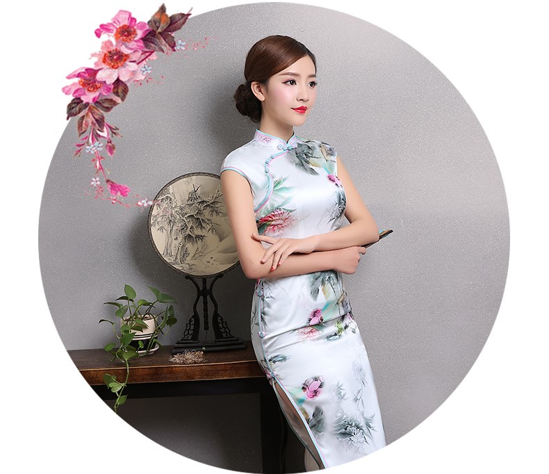 白色鄉(xiāng)墨印花旗袍，短袖真絲旗袍裙