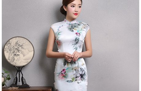 白色鄉(xiāng)墨印花旗袍，短袖真絲旗袍裙