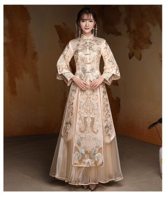 淡黃色中國風中式禮服，新娘結(jié)婚禮服
