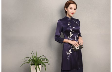 深藍色時尚繡花旗袍，中長款改良旗袍裙