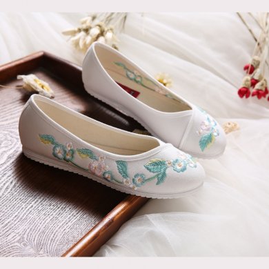 小清新花朵刺繡平底鞋，復(fù)古民族風(fēng)繡花鞋