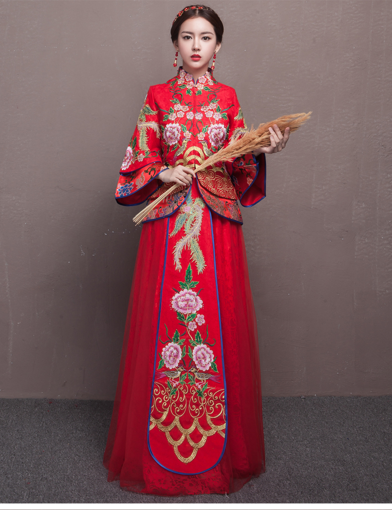 古典韻味中式禮服，新娘結(jié)婚禮服