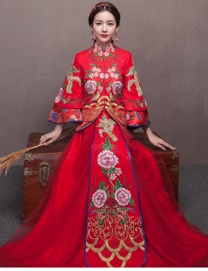 古典韻味中式禮服，新娘結(jié)婚禮服