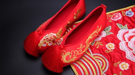 千層平底繡花鞋，流蘇新娘結(jié)婚鞋