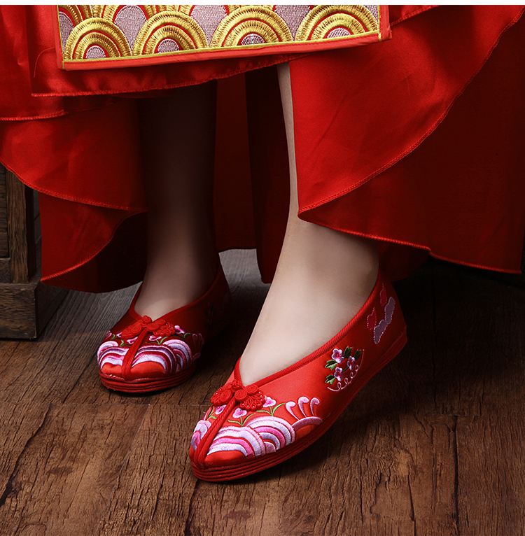 牡丹鳳凰繡花鞋，三款刺繡新娘結(jié)婚鞋