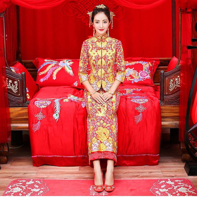 時(shí)尚復(fù)古設(shè)計(jì)中式禮服，新娘結(jié)婚禮服