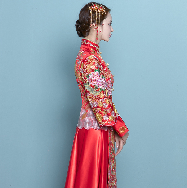 中國風(fēng)高貴刺繡嫁衣，新娘結(jié)婚中式禮服