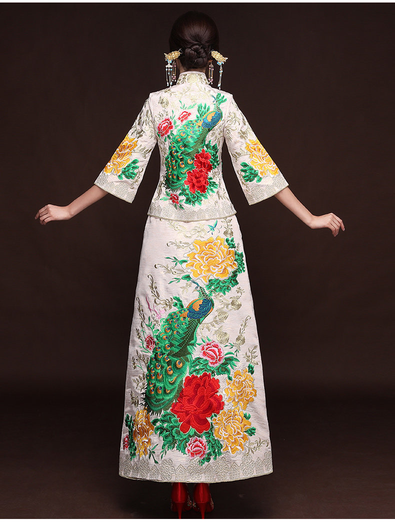 中國風孔雀牡丹秀禾服，米白色新娘中式禮服