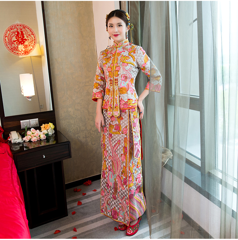精美繡花中式禮服，時(shí)尚中國風(fēng)新娘禮服