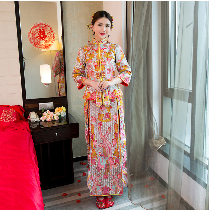 精美繡花中式禮服，時(shí)尚中國風(fēng)新娘禮服