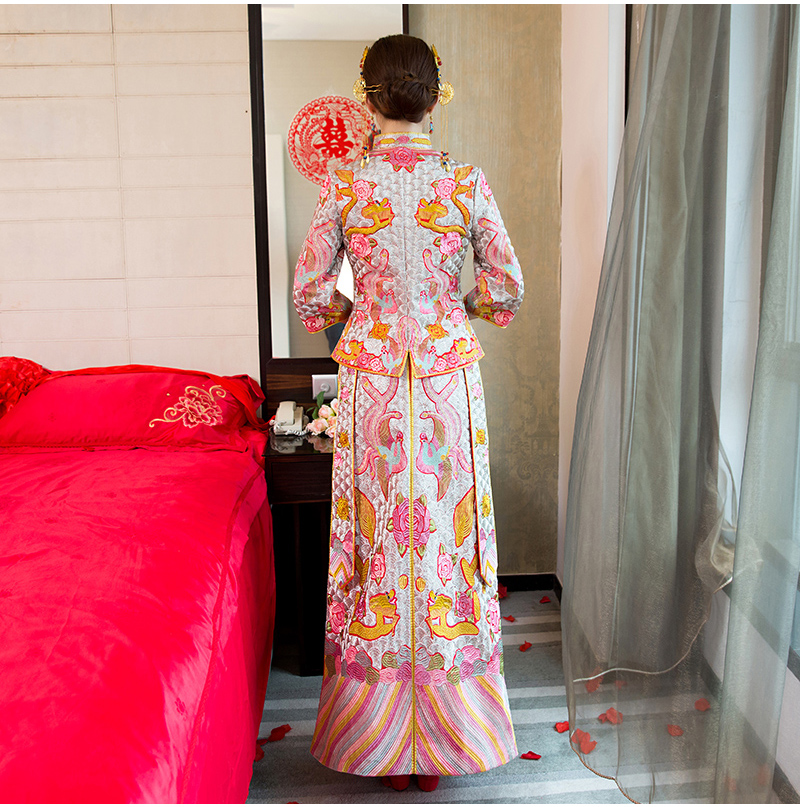 精美繡花中式禮服，時(shí)尚中國風(fēng)新娘禮服