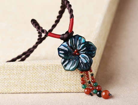 琉璃花朵吊墜時尚古風(fēng)項(xiàng)鏈?zhǔn)罪? /></a></div><a href=