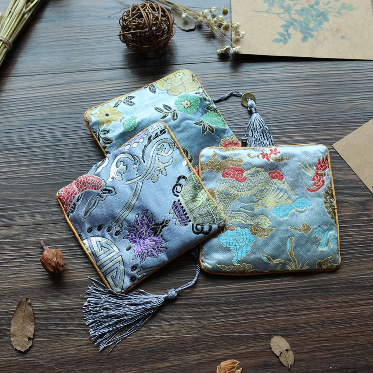 薦古典中國(guó)風(fēng)刺繡荷包手工包
