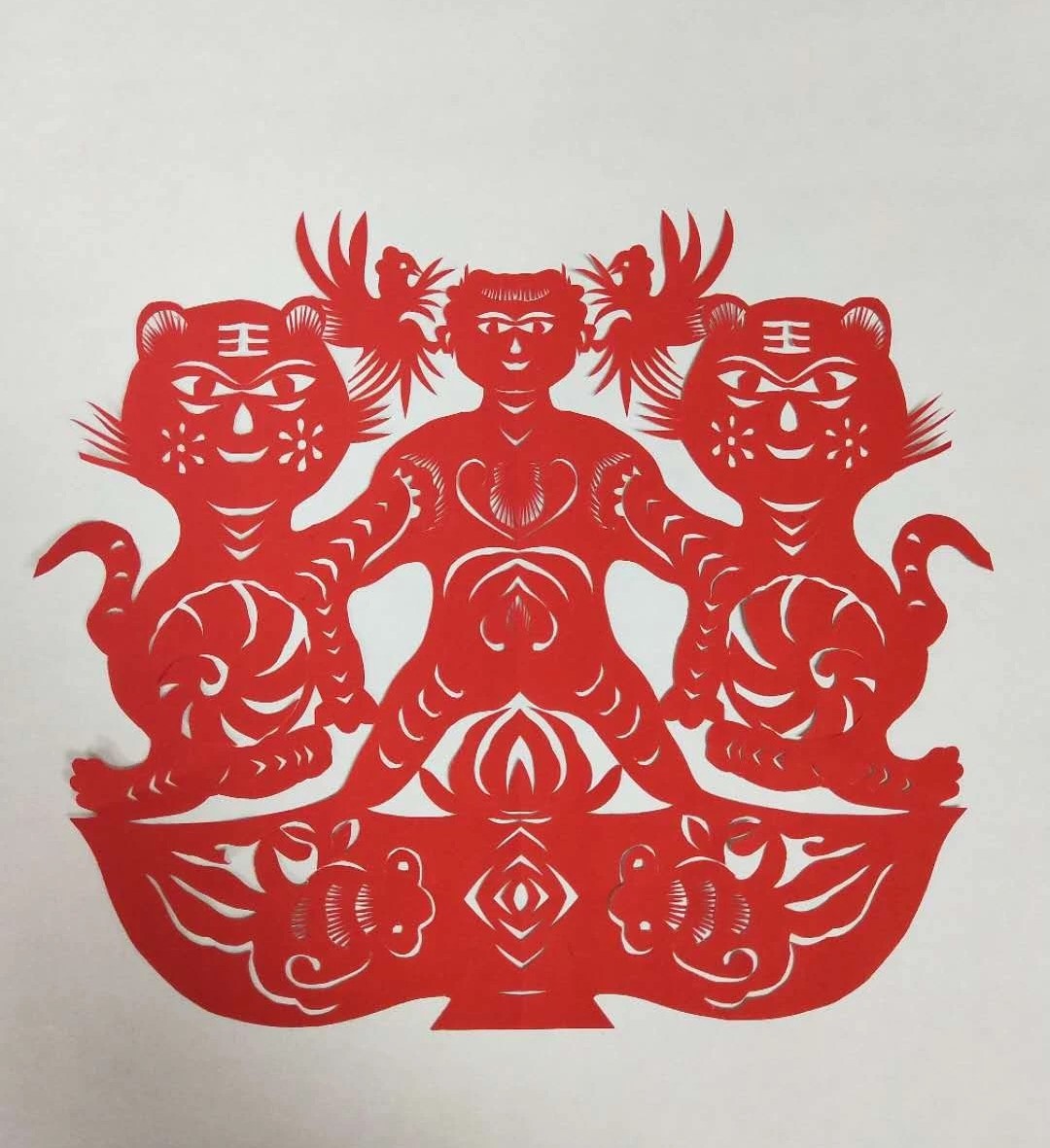 纖手巧剪妙生肖，韓春霞十二生肖剪紙作品