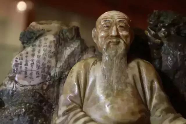 粉彩扒花工藝：細(xì)膩絕妙的陶瓷工藝！