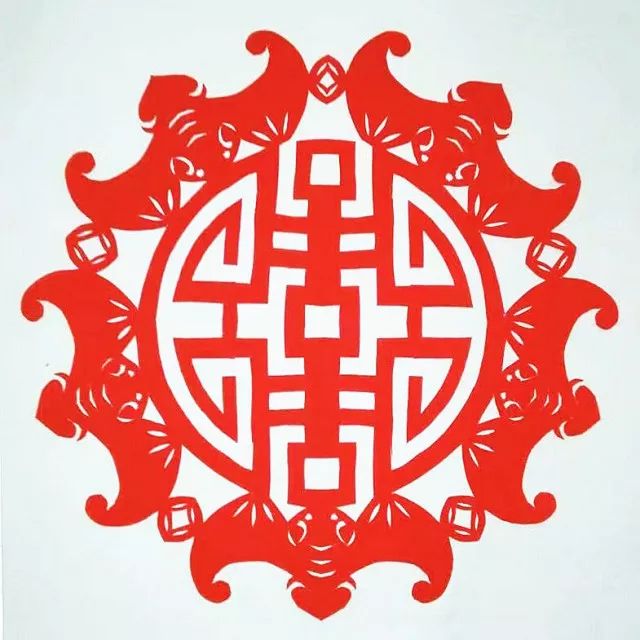 剪紙達(dá)人【曾燕麗】：紙里世界剪出乾坤！