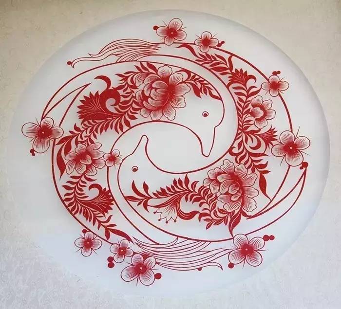 剪紙藝術(shù)作品:一次鏤空一根線條的信仰!