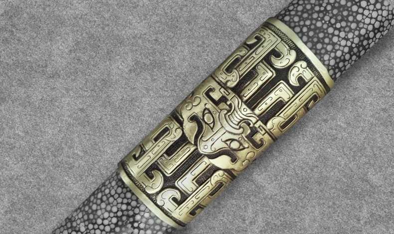 龍紋環(huán)首劍漢劍，漢代軍隊(duì)常用佩刀