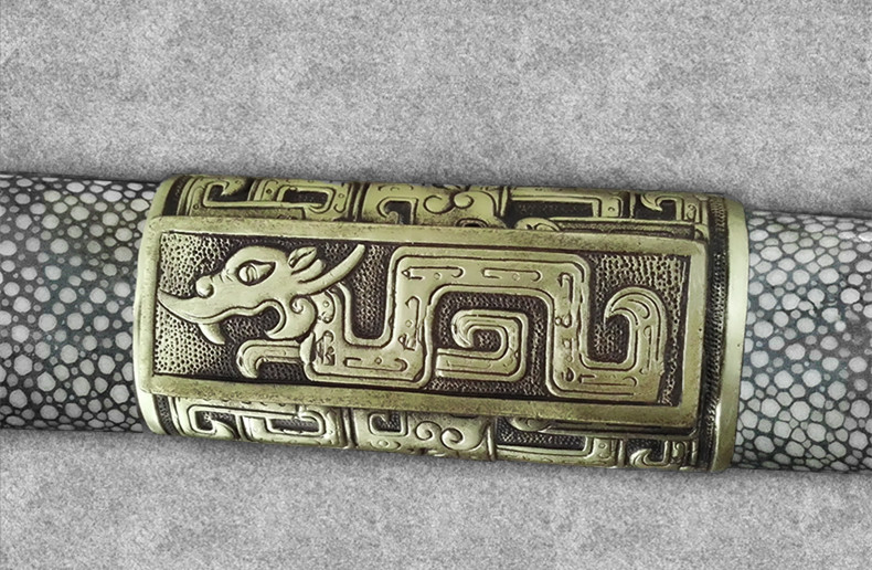 龍紋環(huán)首劍漢劍，漢代軍隊(duì)常用佩刀