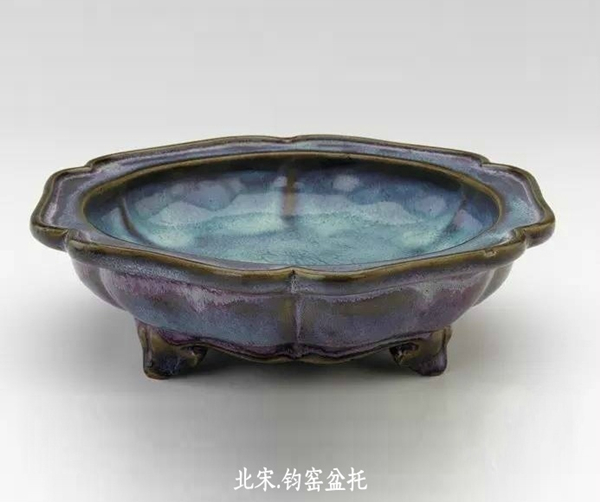 中國的瓷器藝術(shù)臻于成熟的時(shí)代產(chǎn)物——宋瓷