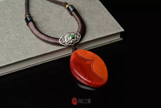迷戀的紅，南紅手串之美！