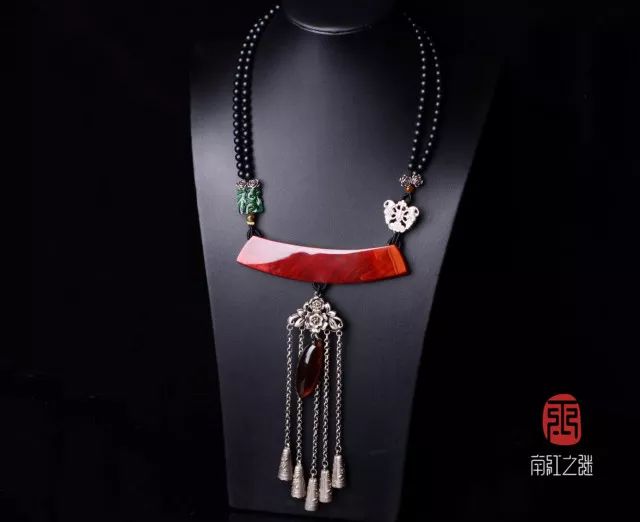 迷戀的紅，南紅手串之美！