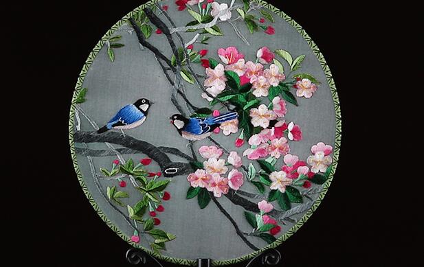 雙面真絲手工刺繡團(tuán)扇，古典黑檀木宮扇子