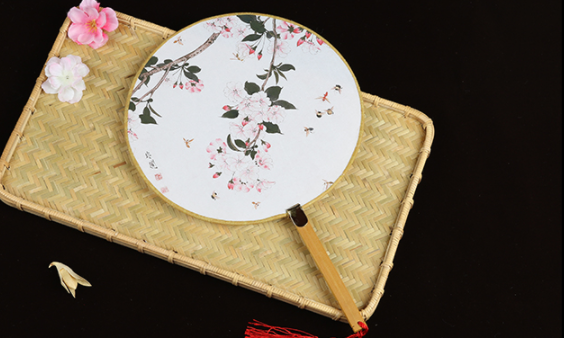 六款圖案女式團(tuán)扇，古風(fēng)工藝漢服古典扇子圖片