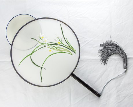 精美蘭花刺繡古風(fēng)團(tuán)扇，古典繡花工藝扇子