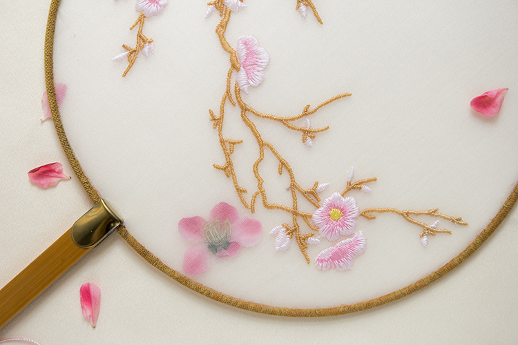 清新桃花刺繡團(tuán)扇，粉色韻味繡花宮扇工藝扇子