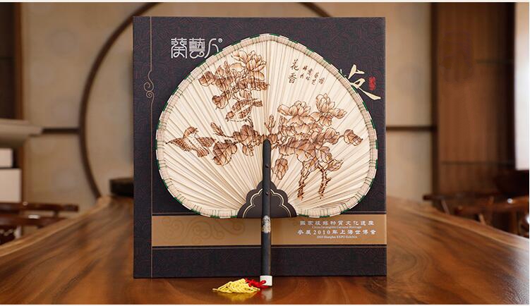 中國(guó)四大名扇，輕羅小扇撲流螢