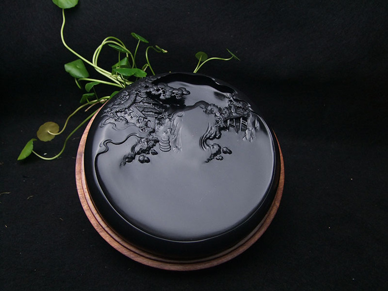 歙硯雕刻精致山水硯臺(tái)，精品老坑龍尾硯