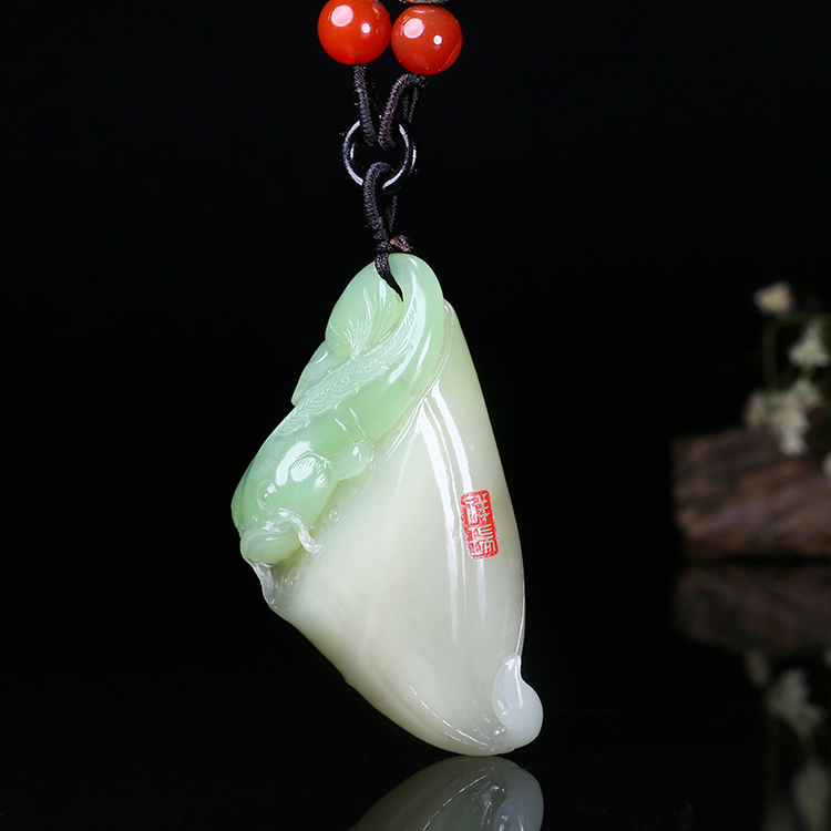 和田翠青玉山料魚掛墜，玉墜蓮蓬玉石項(xiàng)鏈