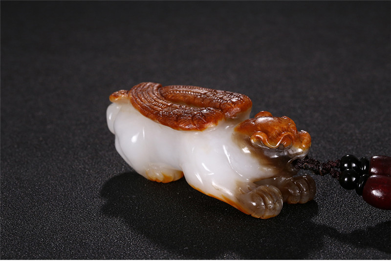 神獸飛虎手把件掛件，天然白玉手玩件玉石小擺