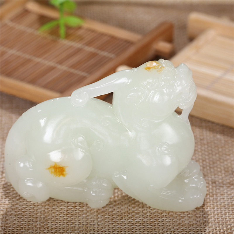貔貅和田玉手把件，天然籽料真皮手玩件